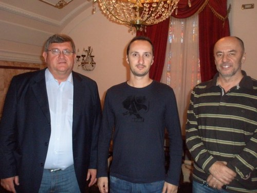 Gradonačelnik Vojko Obersnel, Bivši prvak svijeta Veselin Topalov i Ivan Mandekić Gradonačelnik Vojko Obersnel, Bivši prvak svijeta Veselin Topalov i Ivan Mandekić
